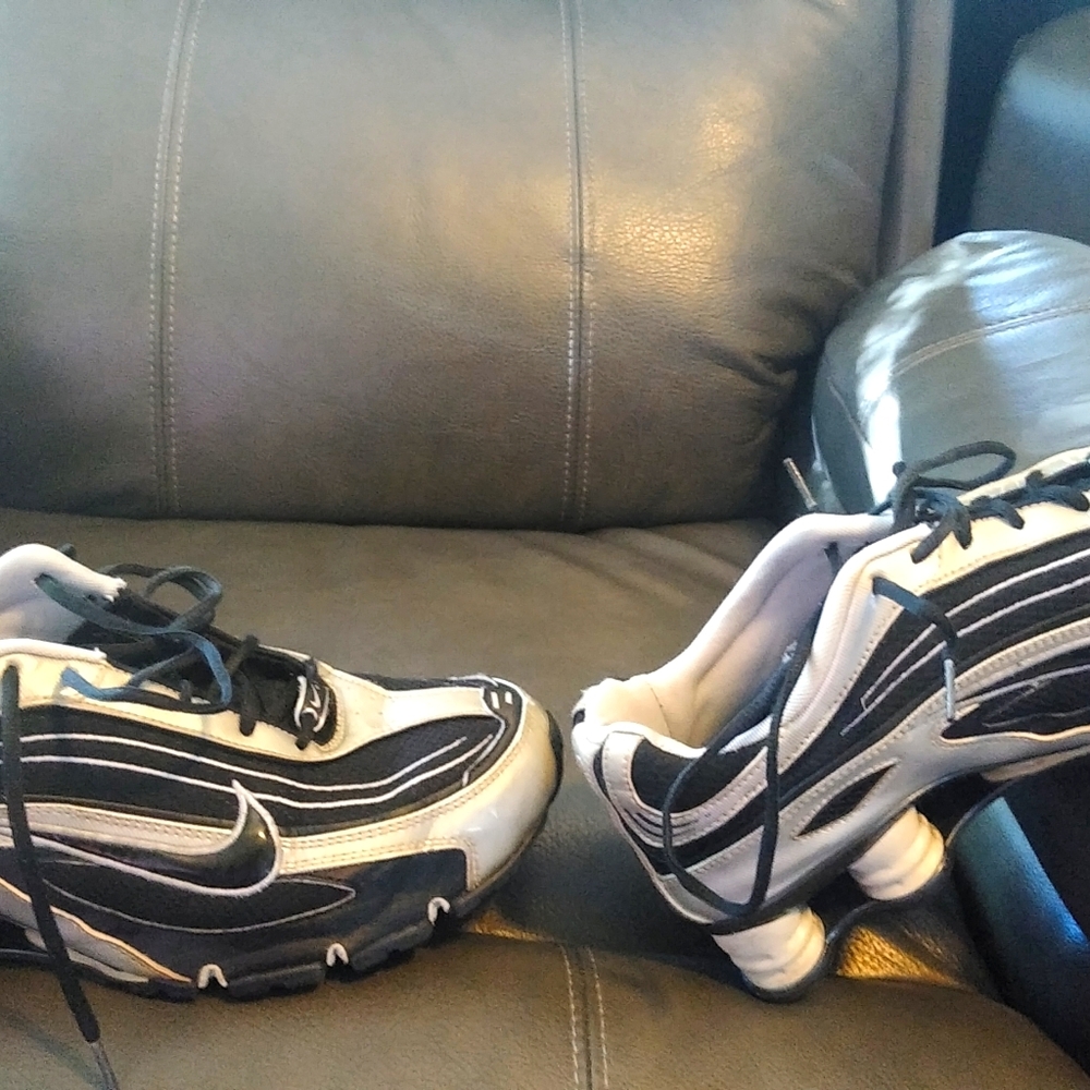 Mens size 11 Nike Shox